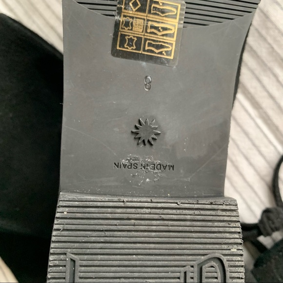 Stuart Weitzman - Picture 9 of 9